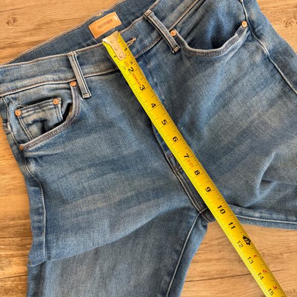 Mother The Weekender Fray Jeans Size 27 Groovy Kind of Love Flare Premium Denim - Picture 5 of 12